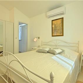 4 bedroom villa with pool near Sveti Lovrec, sleeps 8
